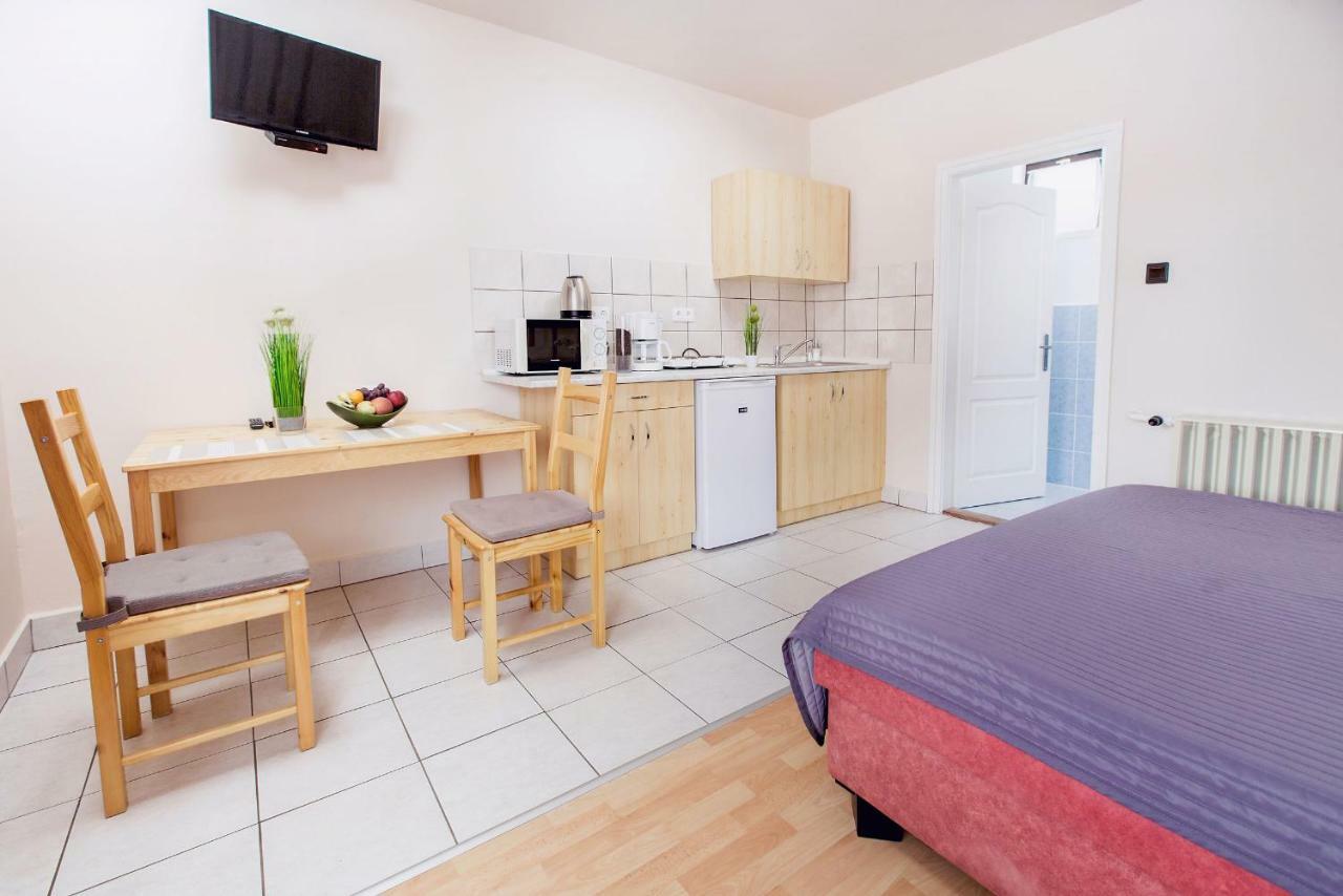 Szanyi Apartment *