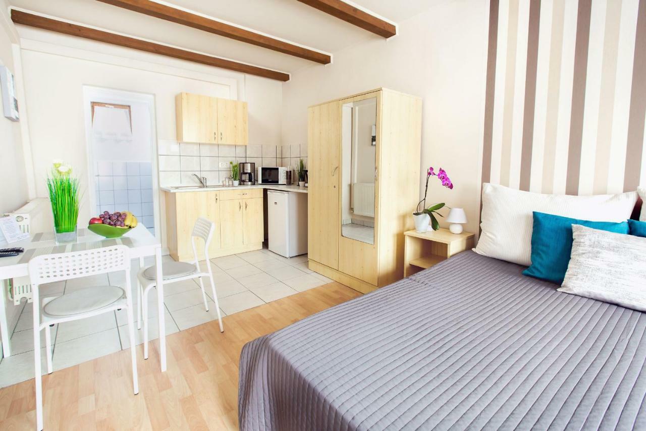 Szanyi Apartment *